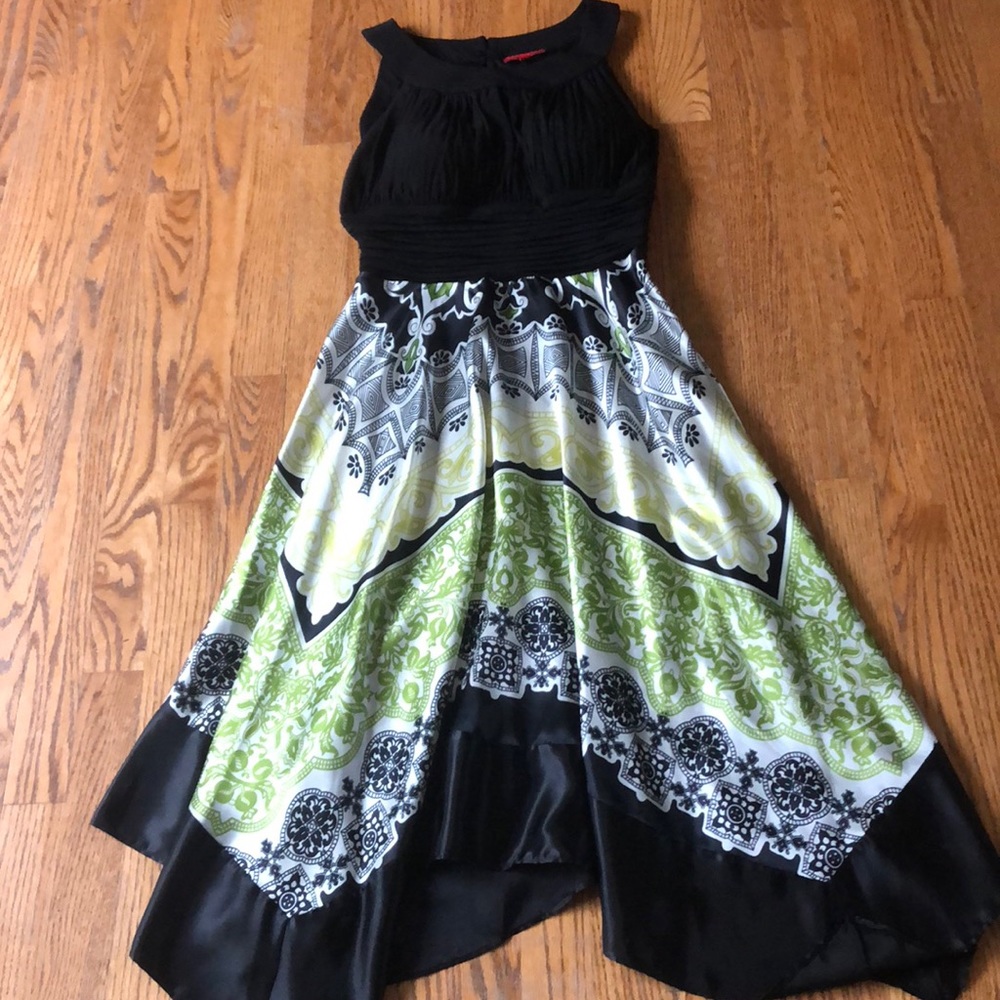 Gorgeous dress - Picture 2 of 8